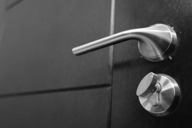 Most Common Things Businesses Forget To Clean door knobs