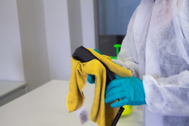 cleaning tips to eliminate viruses and bacteria in the office