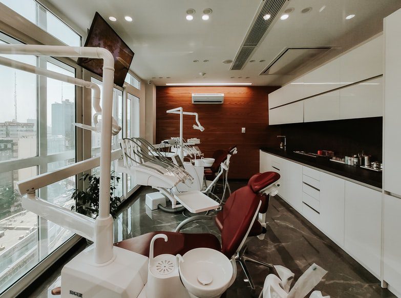 Read more about the article 4 Dental Office Cleaning Tips To Keep Your Patients Happy