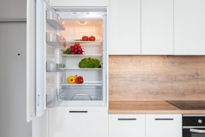 Read more about the article How To Clean Your Refrigerator Before Moving