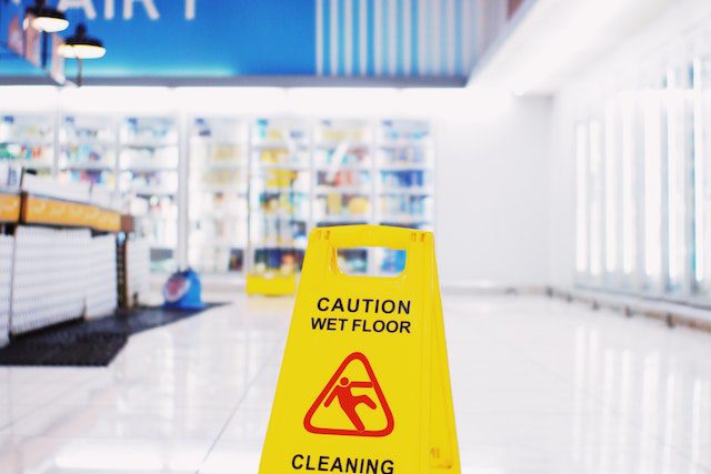 Benefits Of Contract Cleaning In A Shopping Center