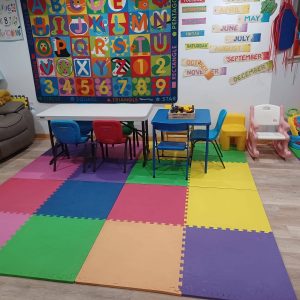 Clean and organized daycare tables and bins at a Chicago daycare after professional sanitization